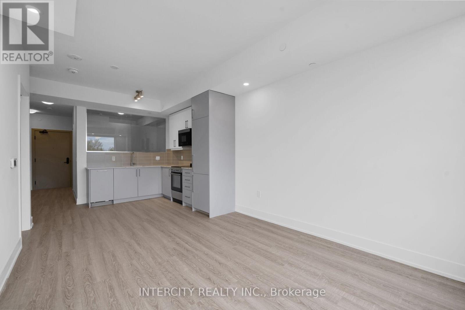 #326 2075 KING ROAD - 19