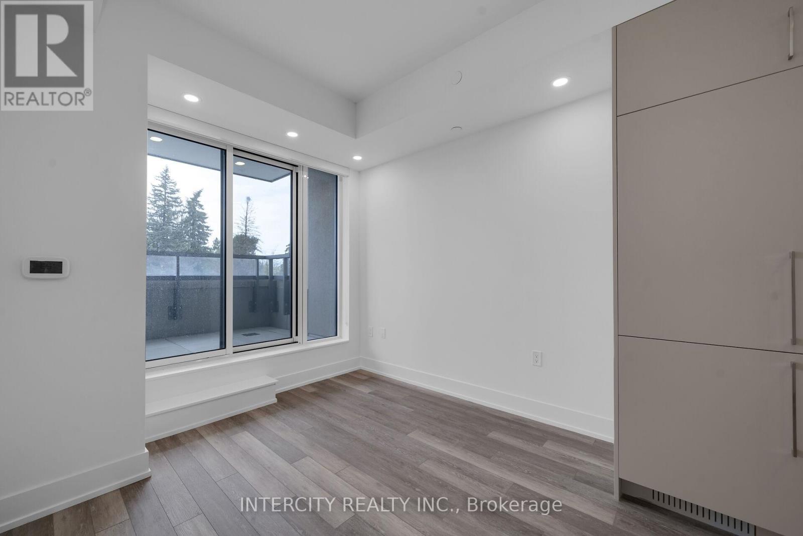#327 2075 KING ROAD - 17