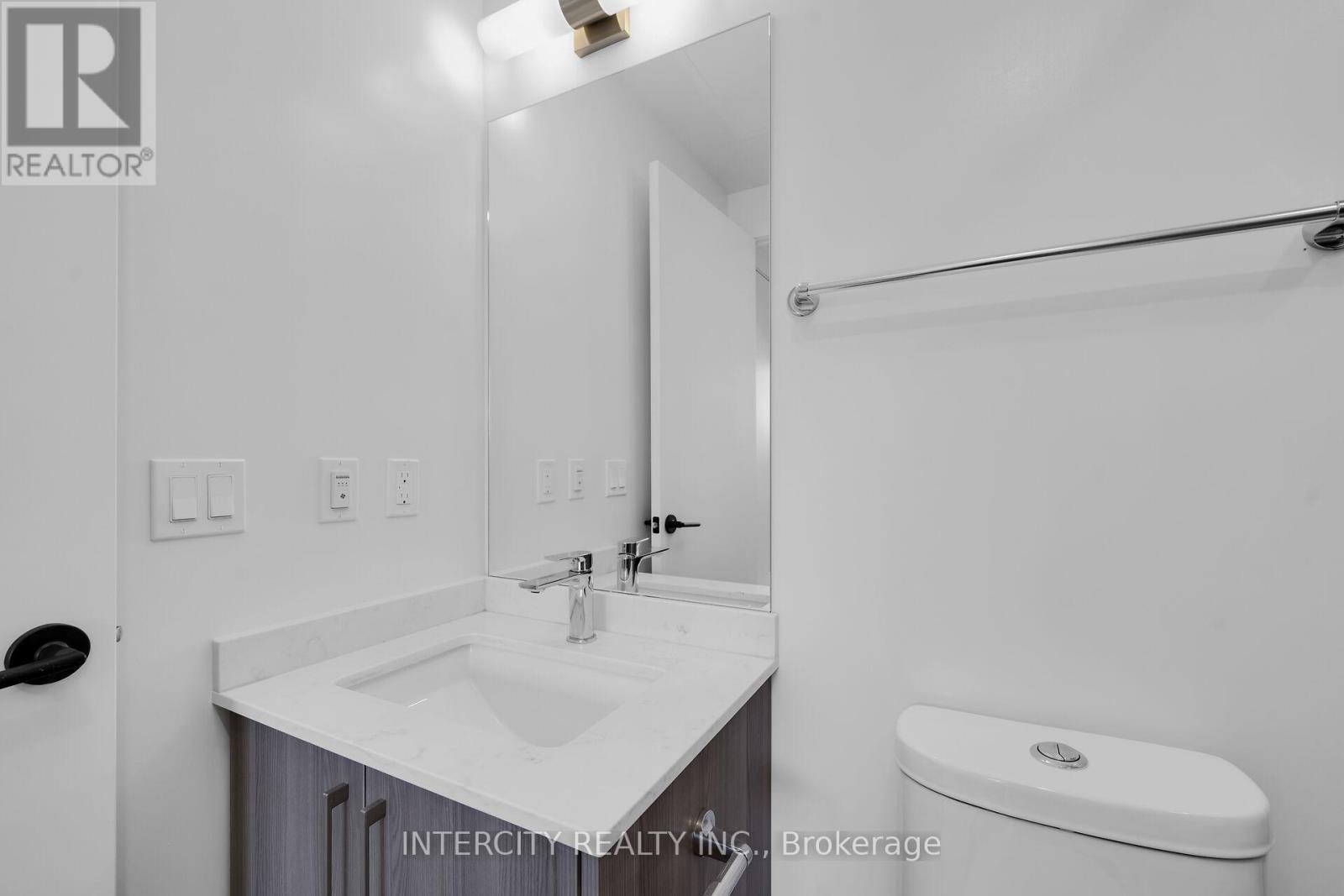 #327 2075 KING ROAD - 27