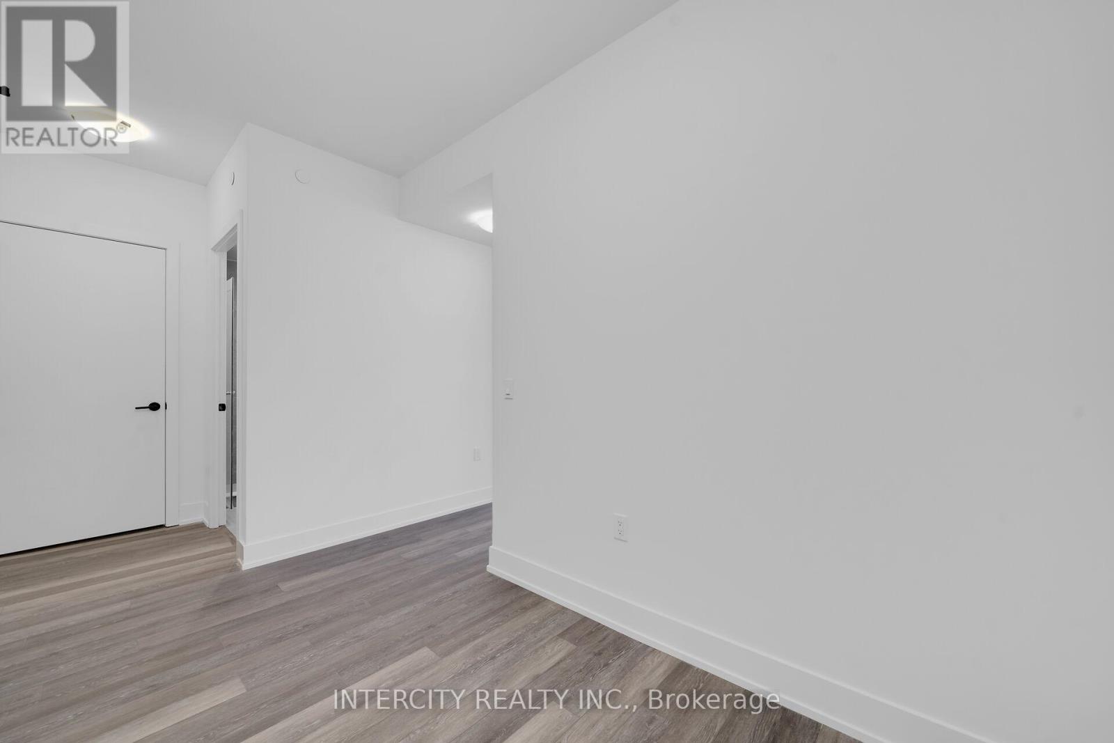 #327 2075 KING ROAD - 12