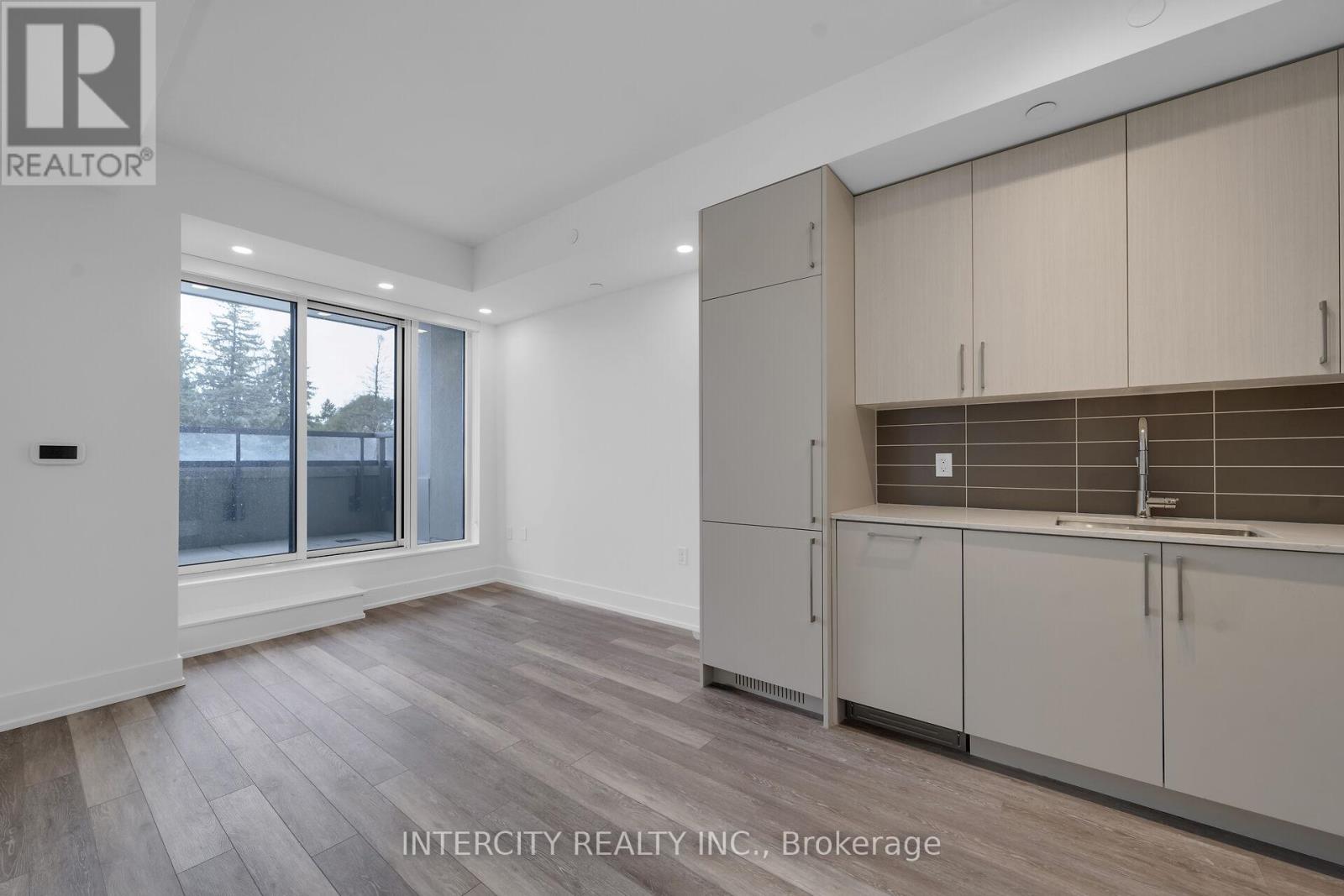 #327 2075 KING ROAD - 13