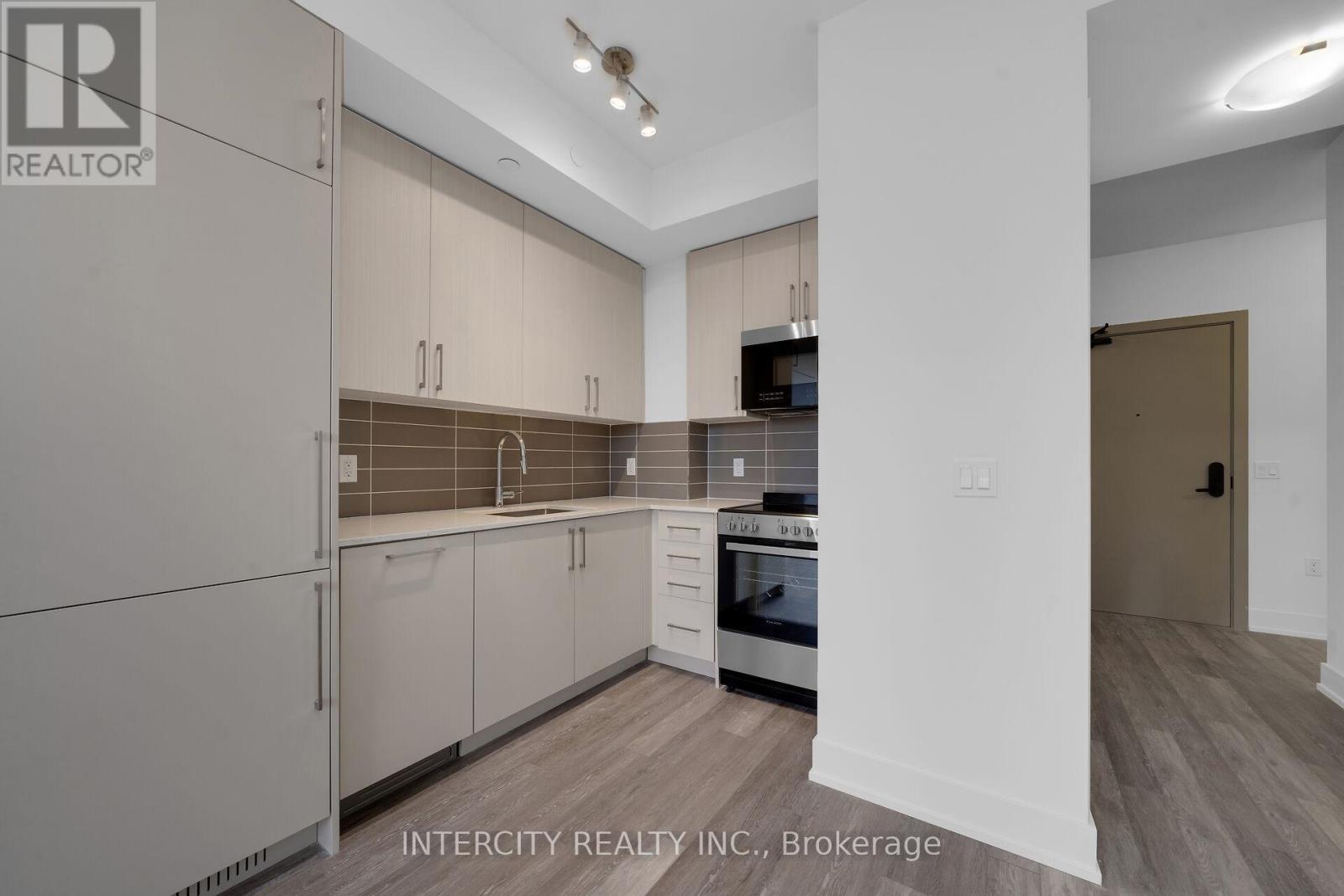 #327 2075 KING ROAD - 14
