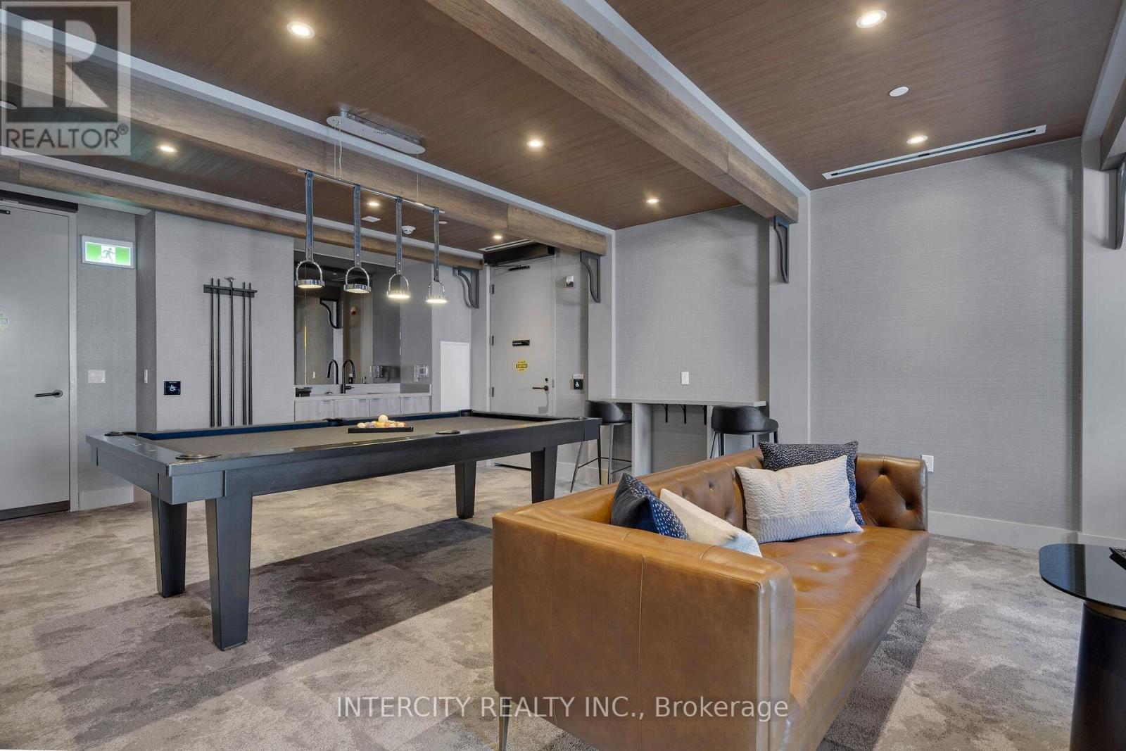 #326 2075 KING ROAD - 30