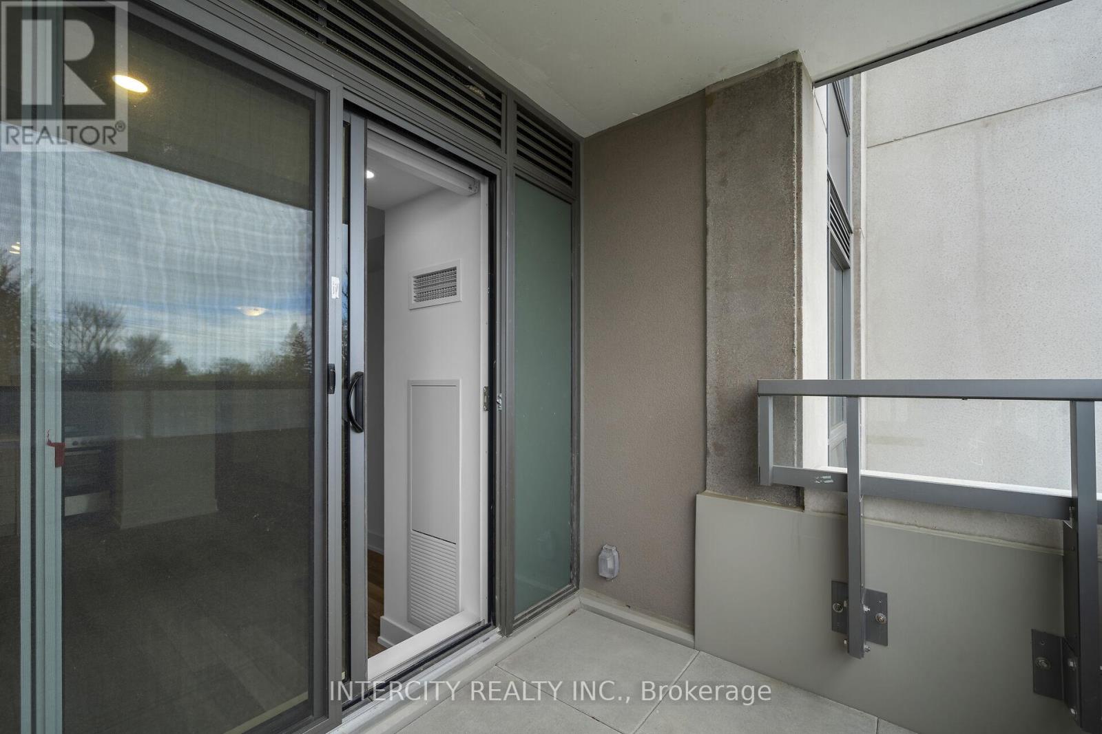 #327 2075 KING ROAD - 31
