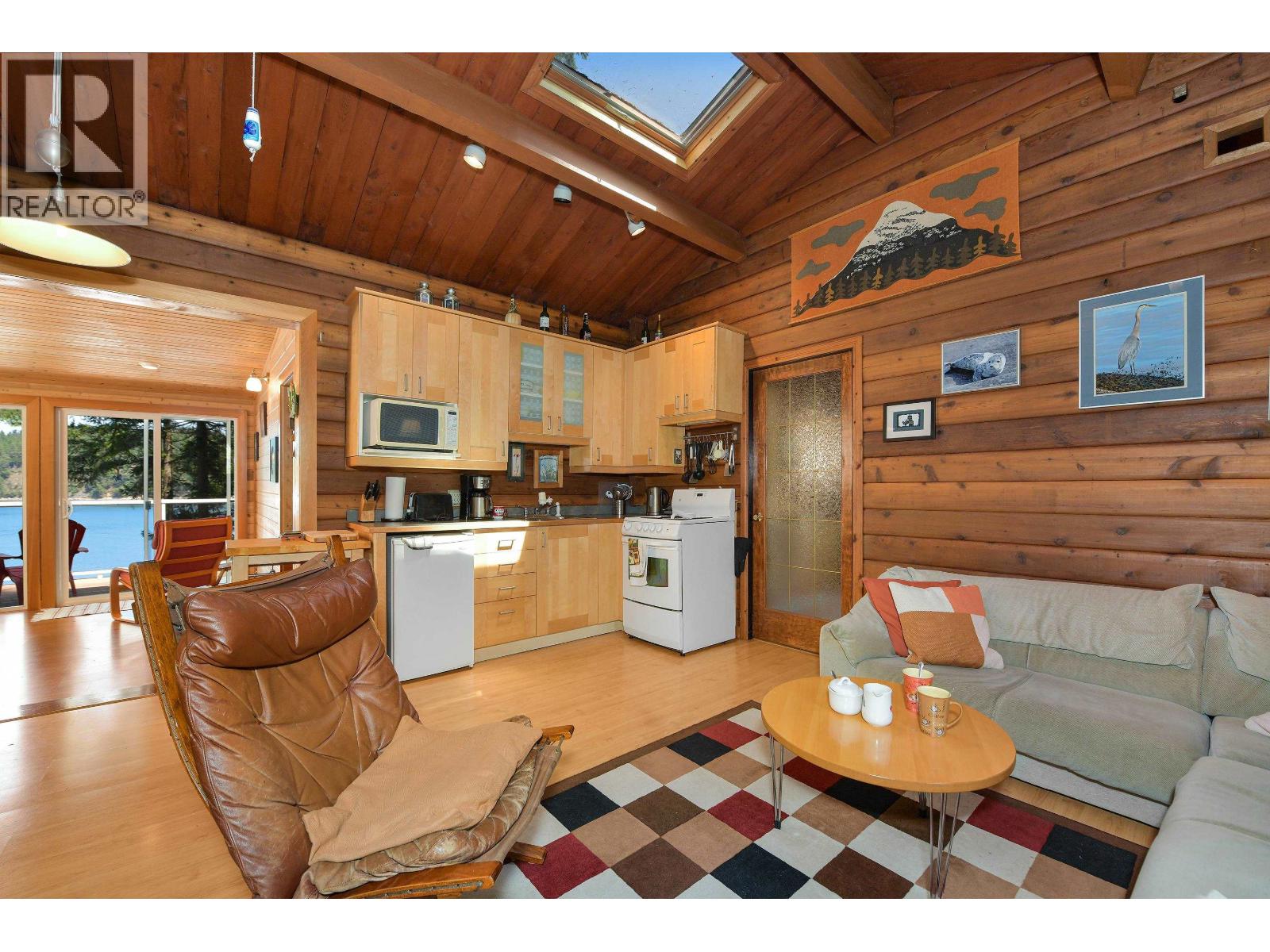 177 MARINERS WAY, Mayne Island