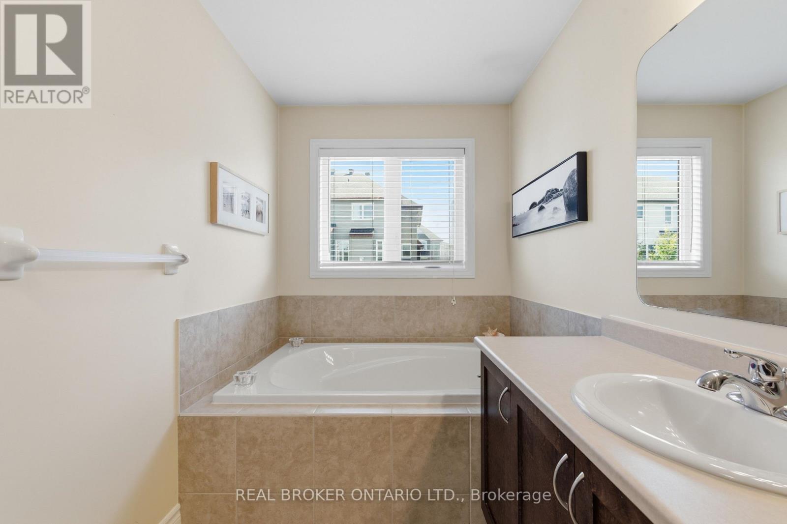 417 STALWART CRESCENT - 27