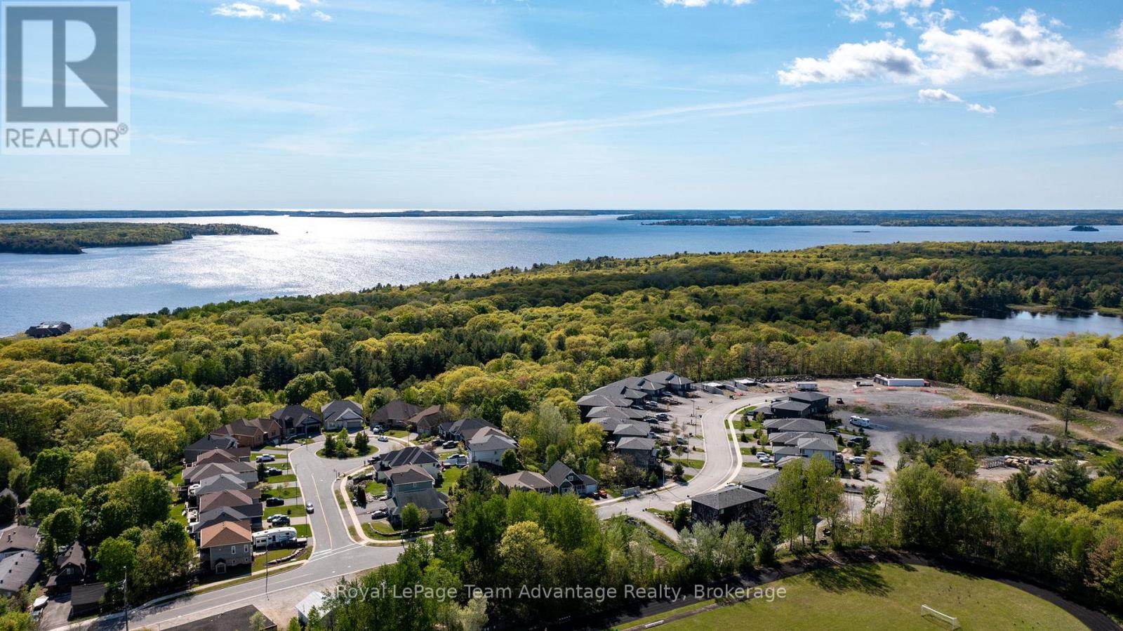 8 AVERY COURT - 38
