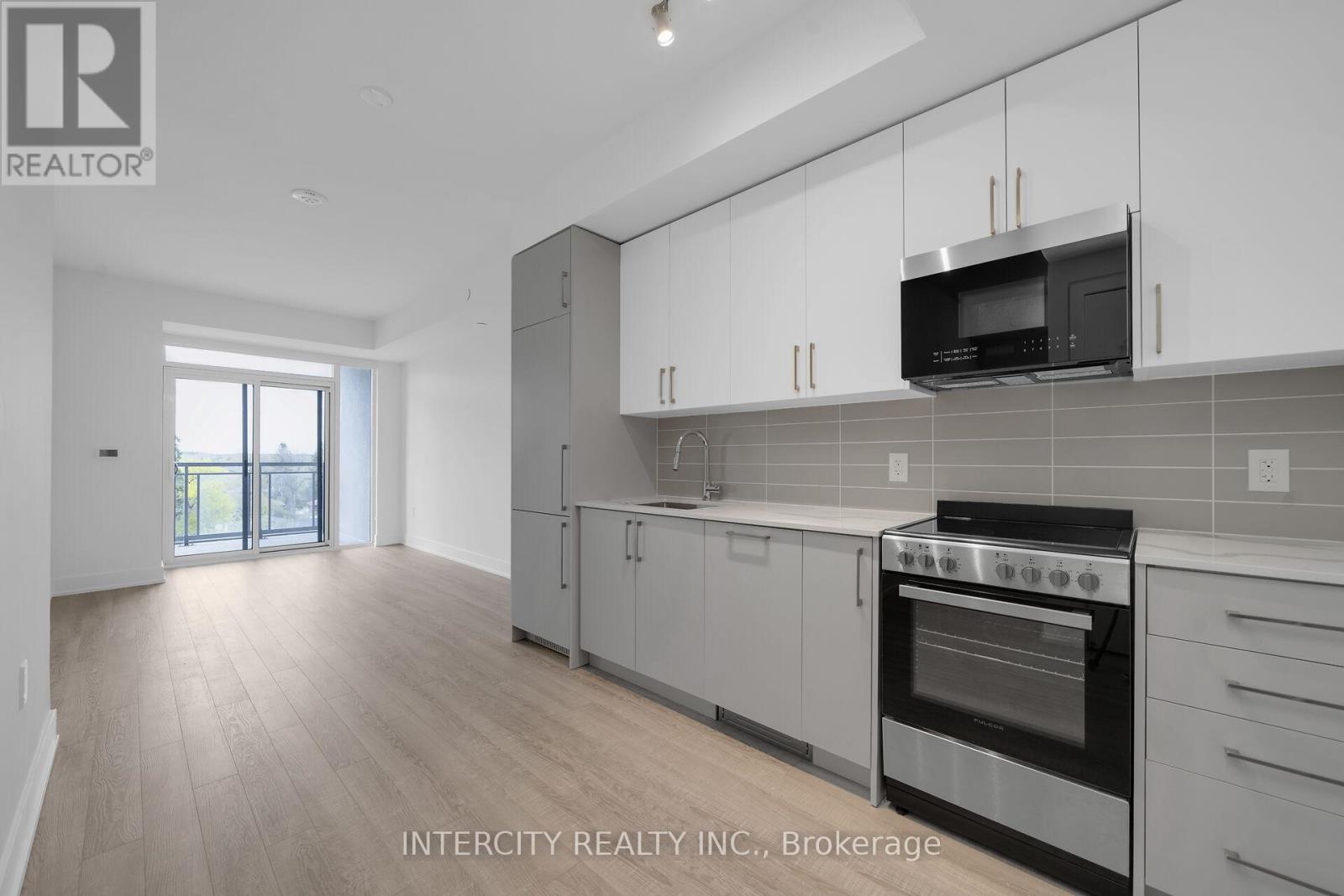 #431 2075 KING ROAD - 13