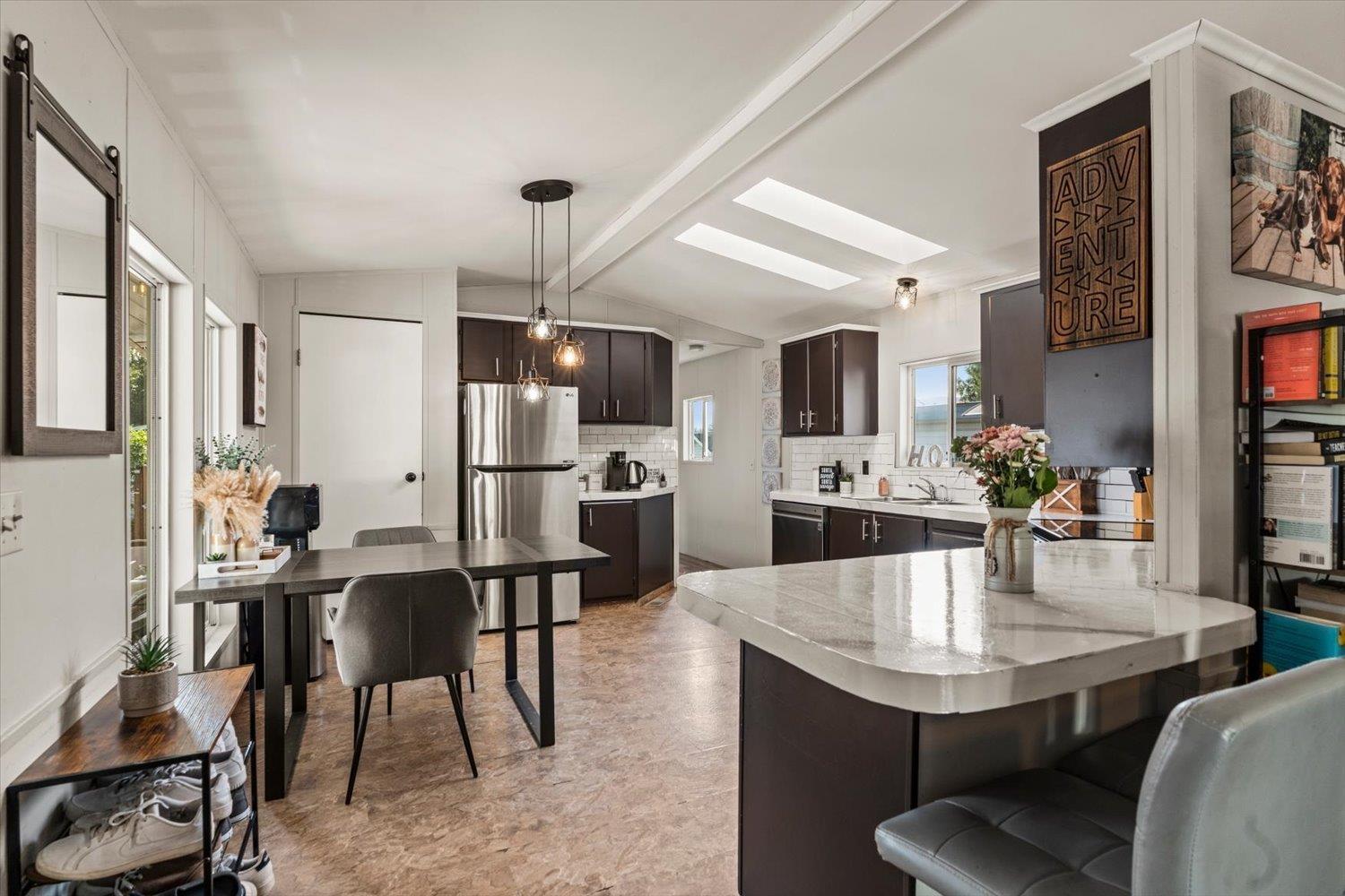 41 52324 YALE ROAD, Rosedale, Rosedale