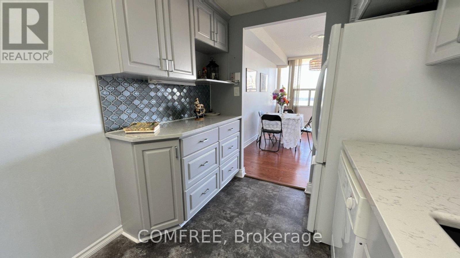 #505 55 WILLIAM STREET E - 10