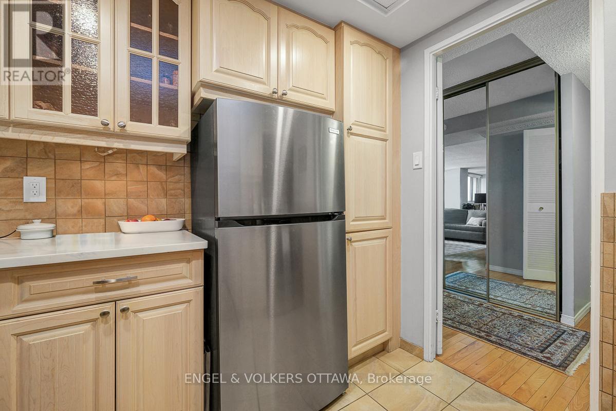 #2504 500 LAURIER AVENUE W - 19