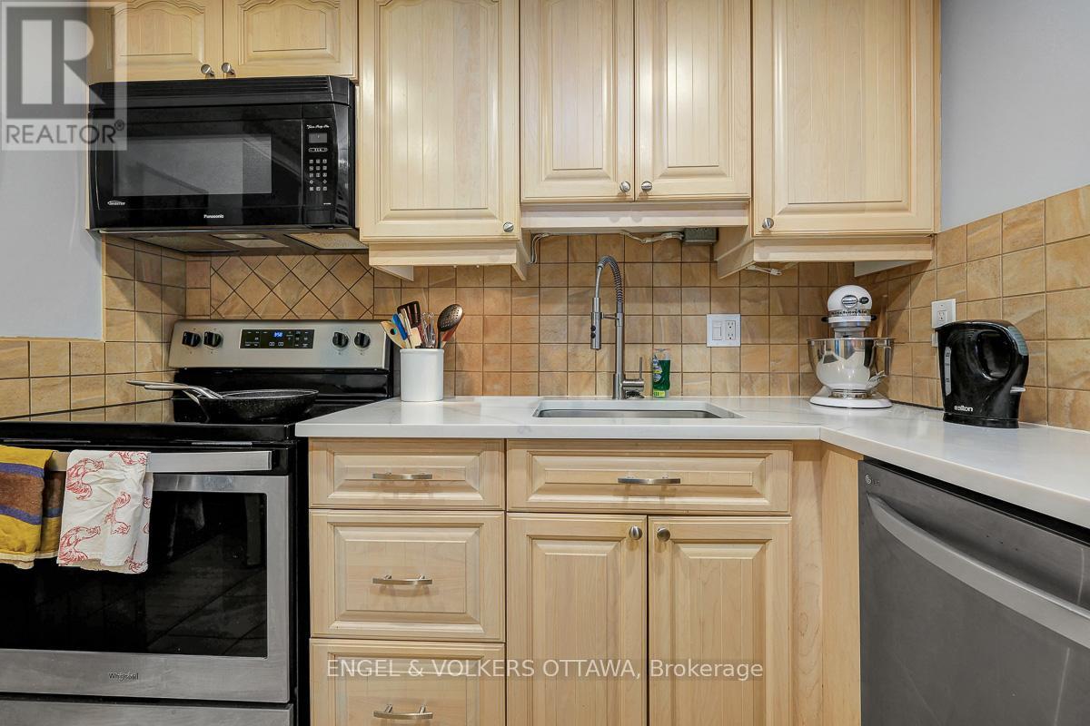 #2504 500 LAURIER AVENUE W - 20