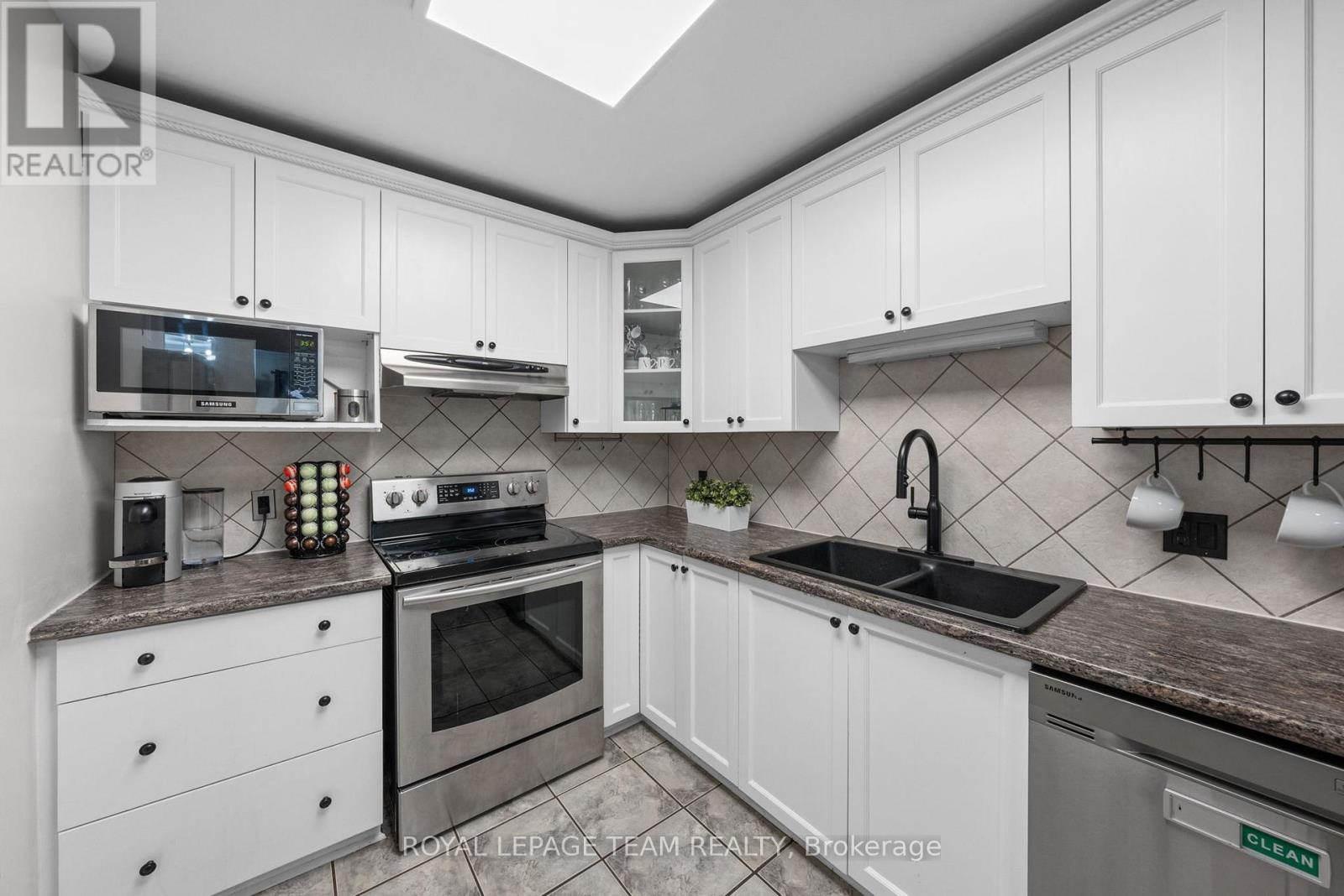 3 Bed, 2 Bath House for Sale in Ottawa – 50 SPRINGCREEK CRESCENT, Ottawa – MLS# X13231114 - Image 10
