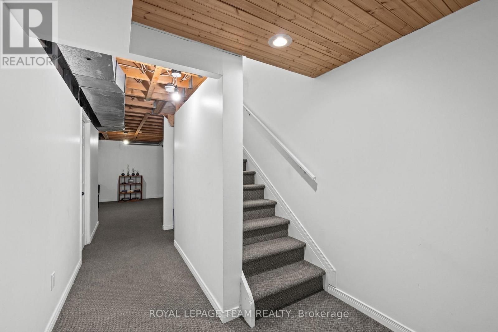 3 Bed, 2 Bath House for Sale in Ottawa – 50 SPRINGCREEK CRESCENT, Ottawa – MLS# X13231114 - Image 34