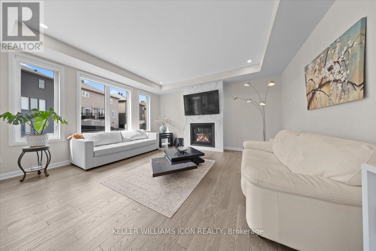 352 CLOYNE CRESCENT - 21