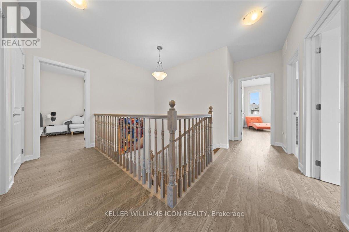 352 CLOYNE CRESCENT - 25
