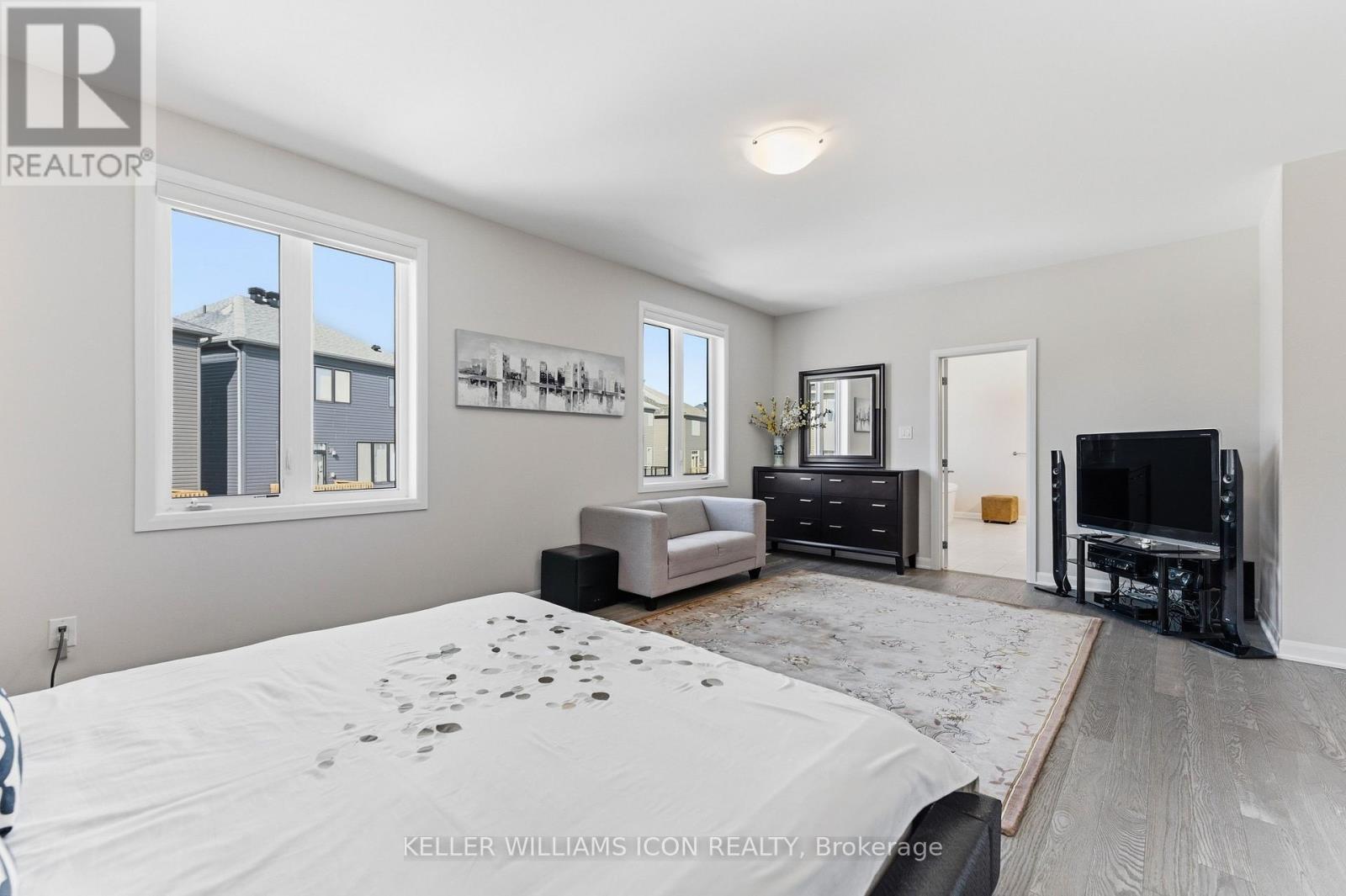352 CLOYNE CRESCENT - 28