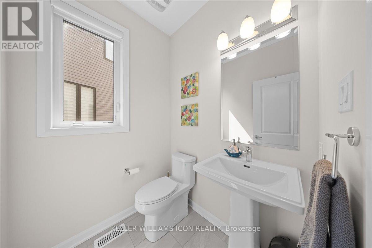 352 CLOYNE CRESCENT - 7