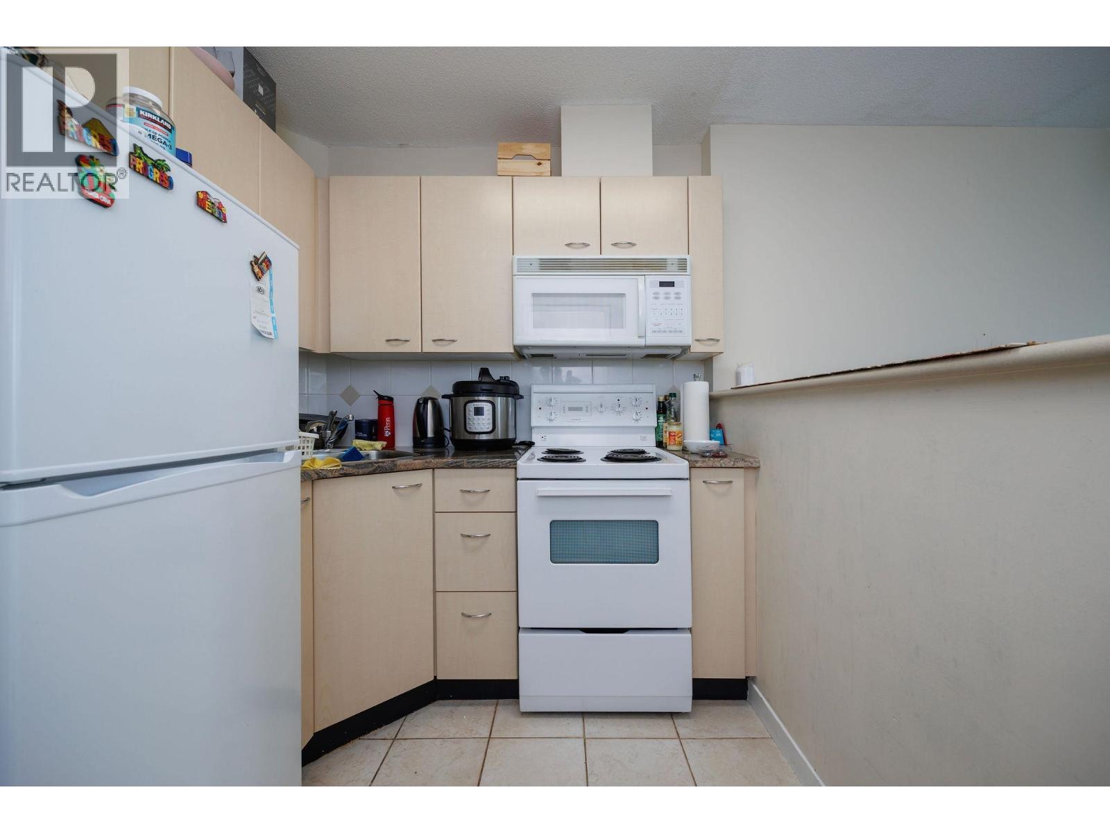 809 1331 ALBERNI STREET