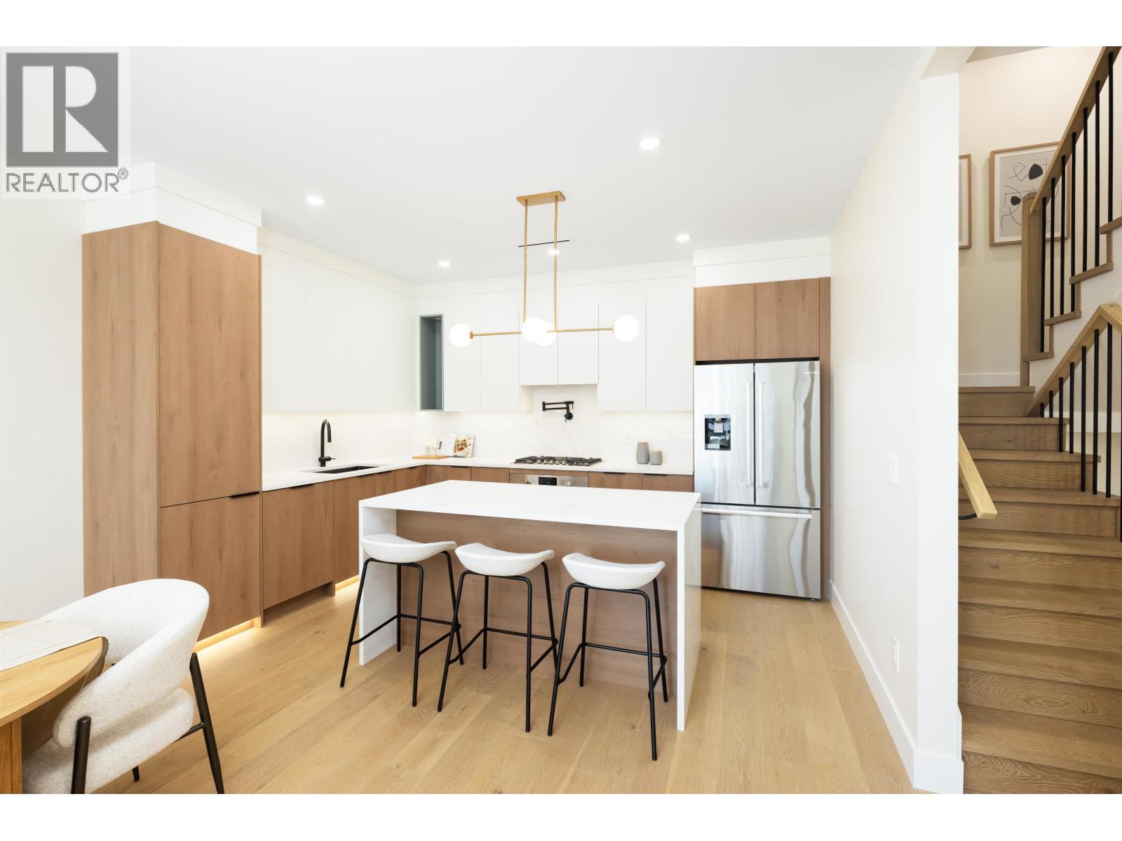102 901 EDGAR AVENUE — photo 2