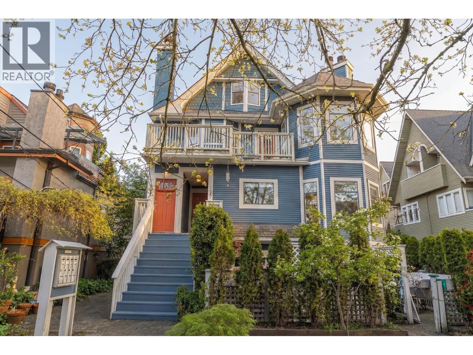 2427 W 6TH AVENUE, Vancouver