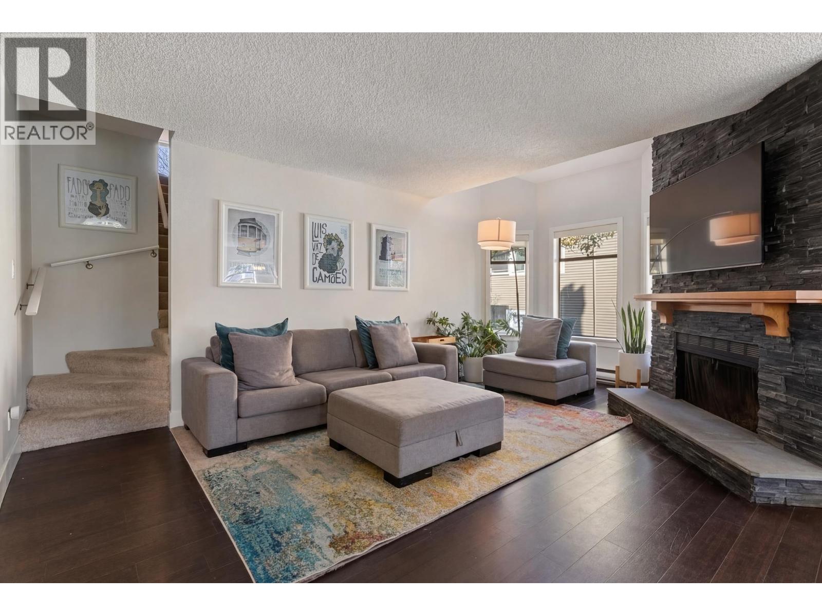 2427 W 6TH AVENUE, Vancouver