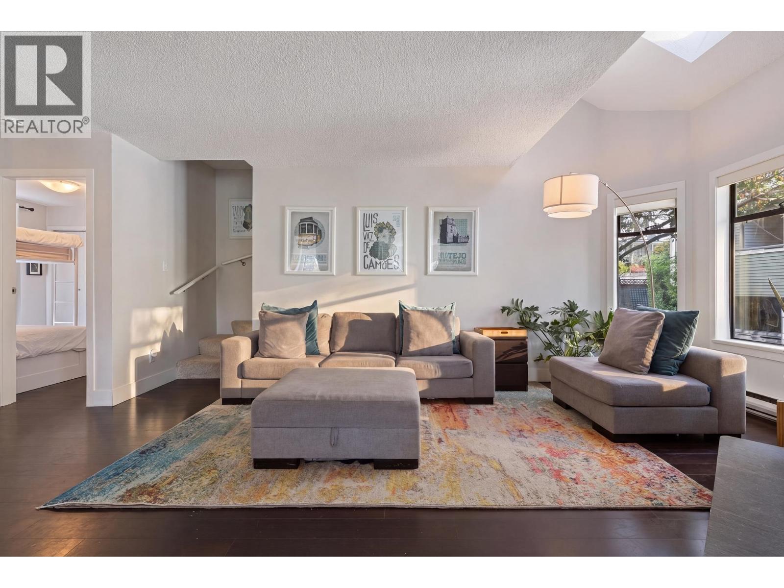 2427 W 6TH AVENUE, Vancouver