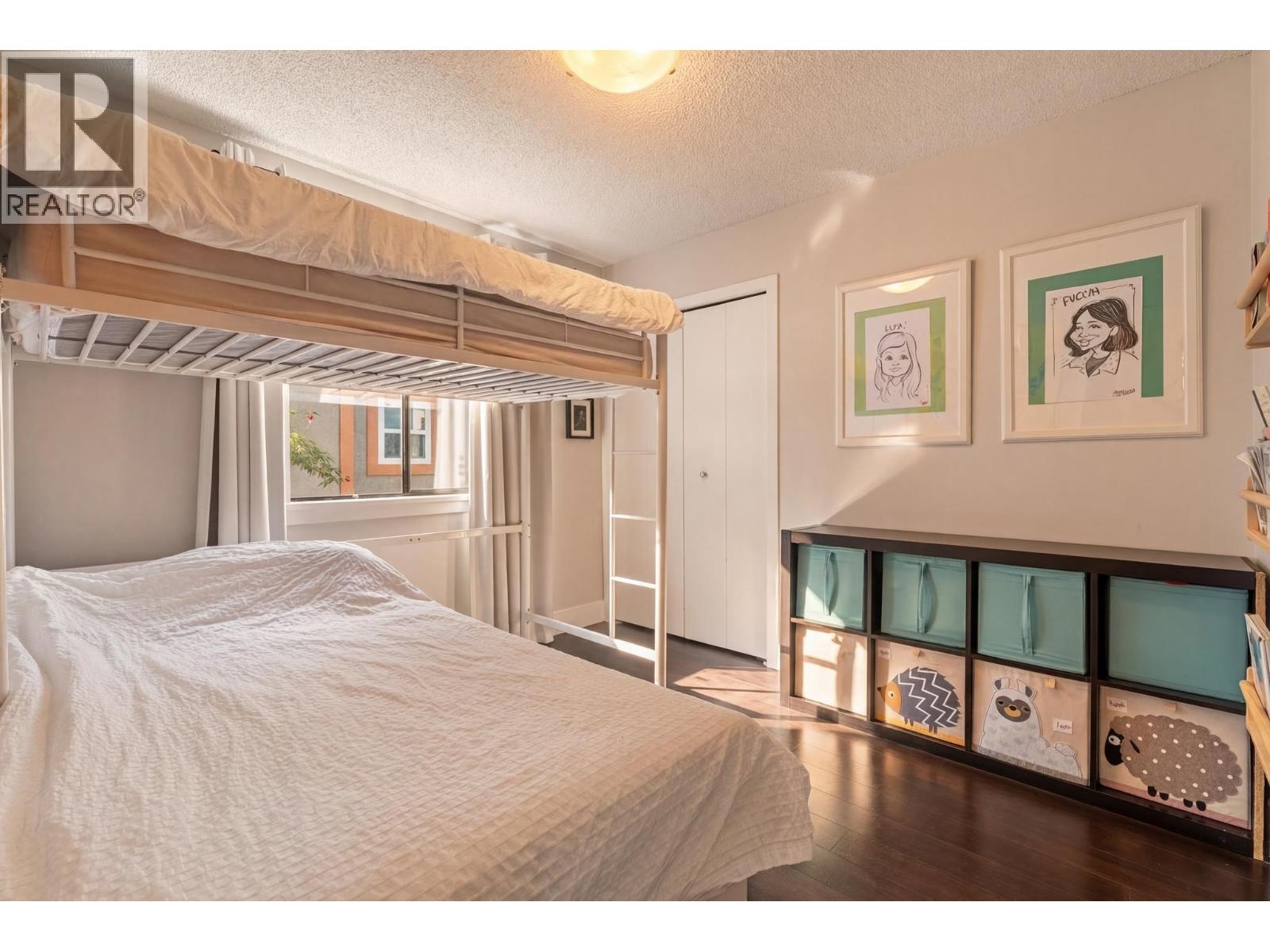 2427 W 6TH AVENUE, Vancouver