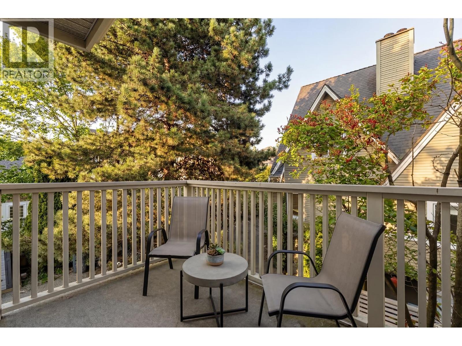 2427 W 6TH AVENUE, Vancouver