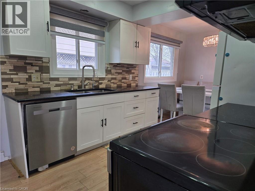 261 OVERLEA Drive - 4