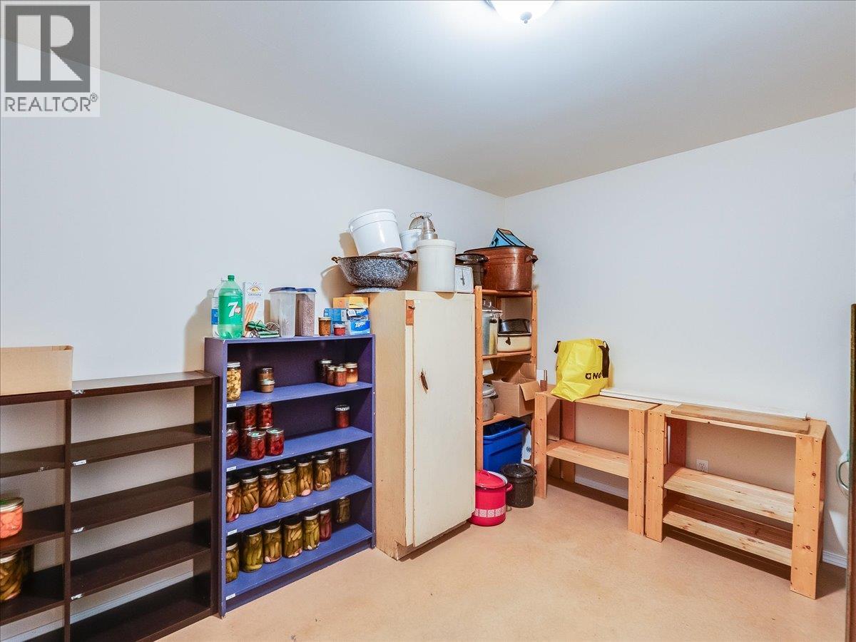 3752 Krestova Cemetery Road - 65