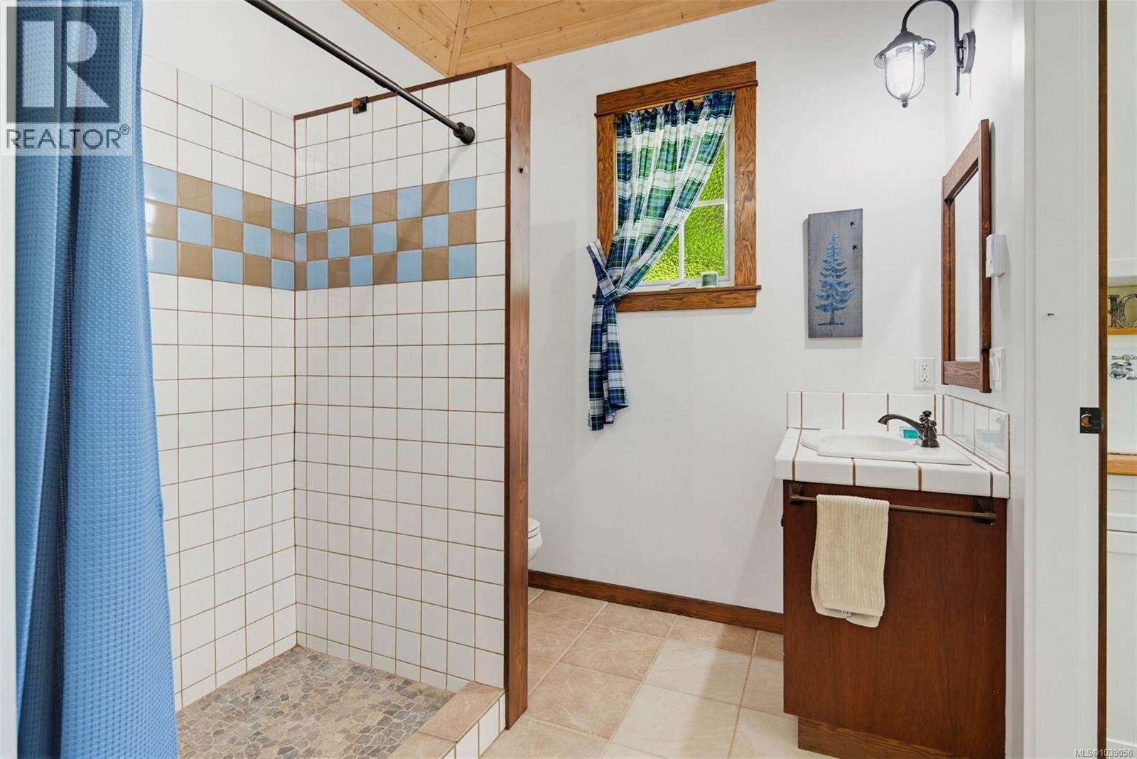 3890 Trailhead Dr - 31