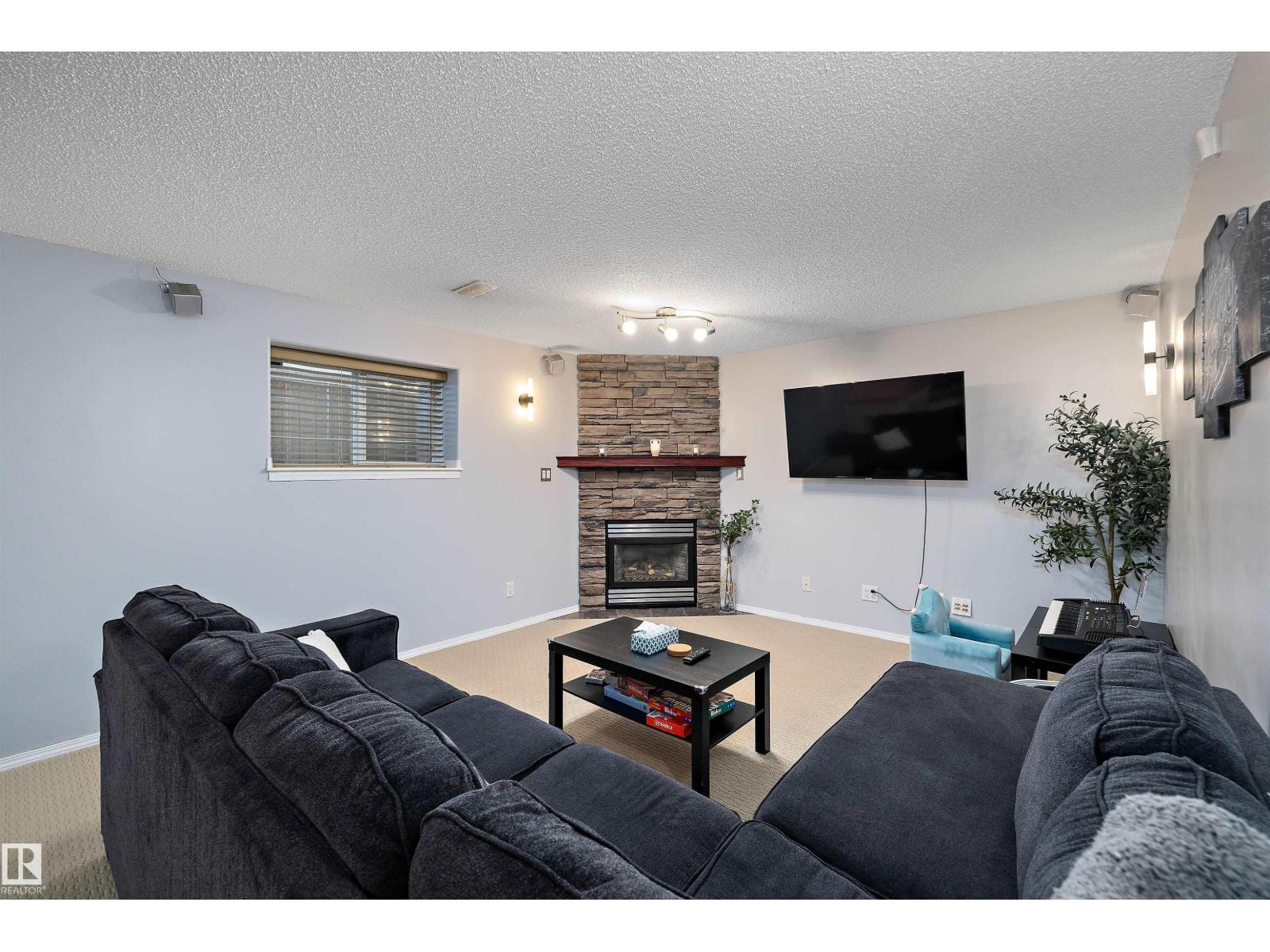 9210 163 AV NW - 31