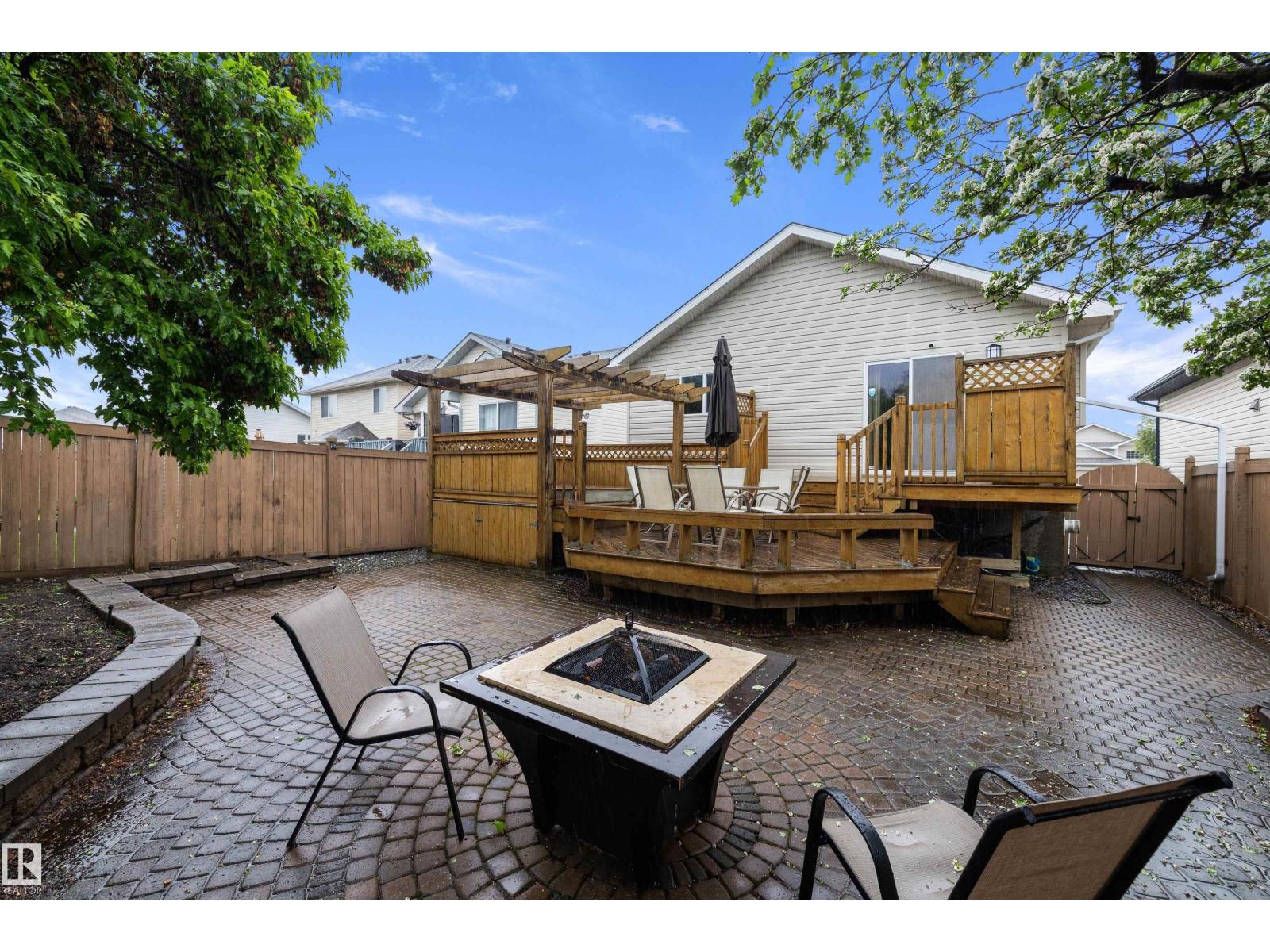 9210 163 AV NW - 50