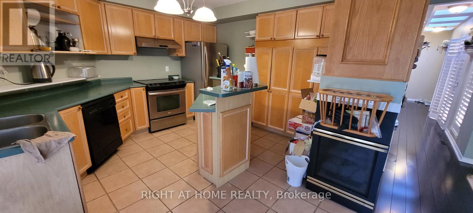 377 TURNBERRY CRESCENT - 12