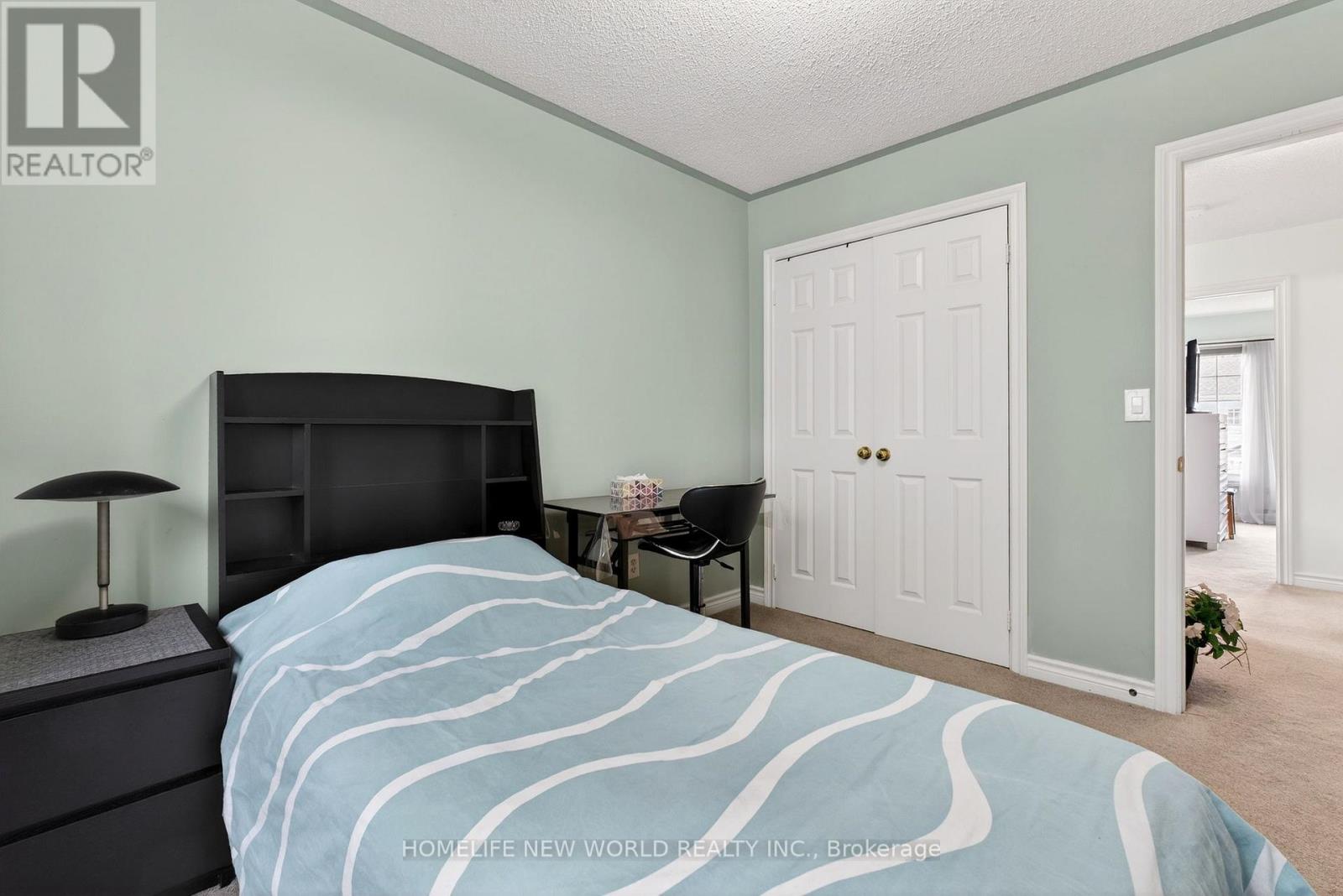 74 HEATHCLIFFE SQUARE - 21