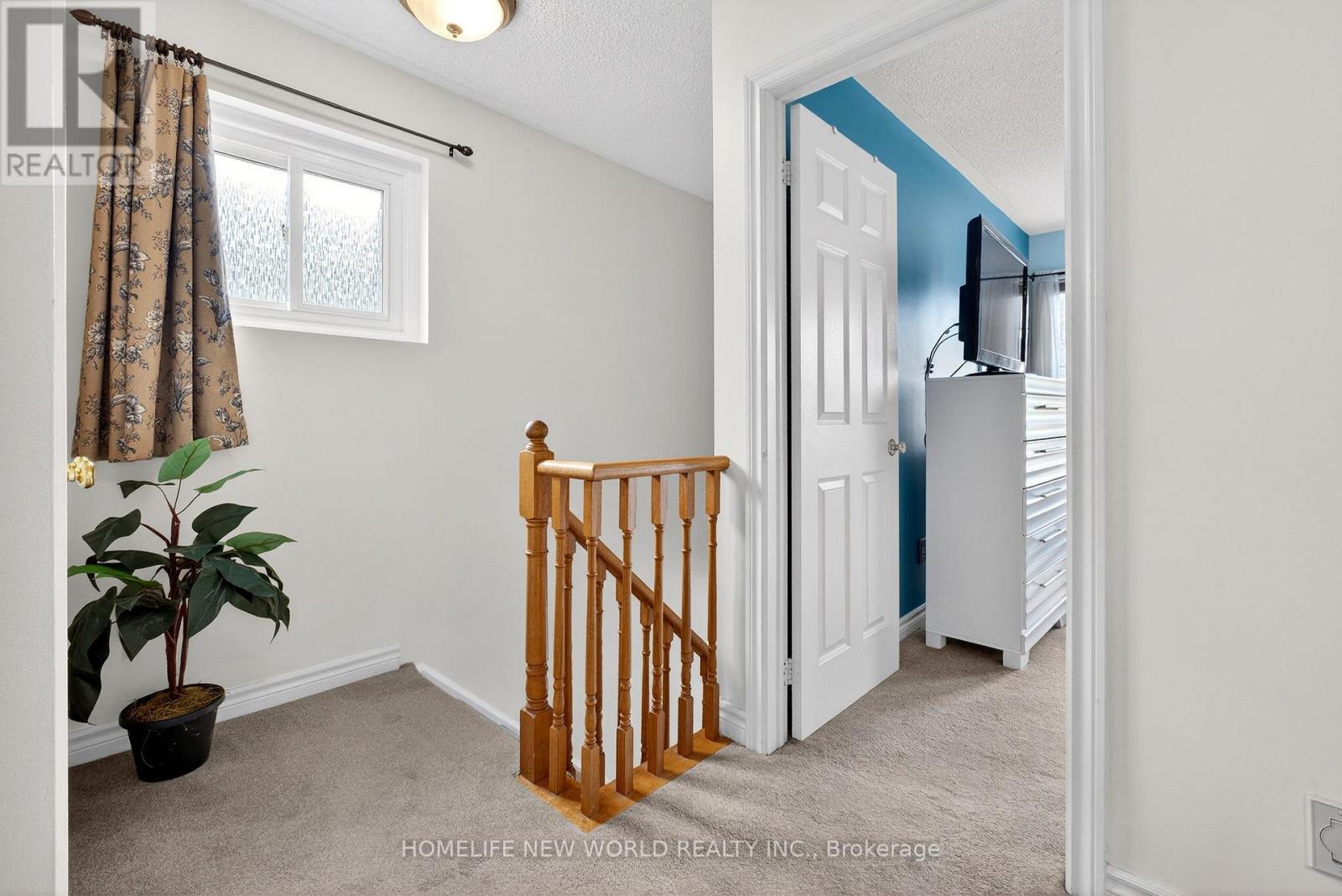 74 HEATHCLIFFE SQUARE - 24