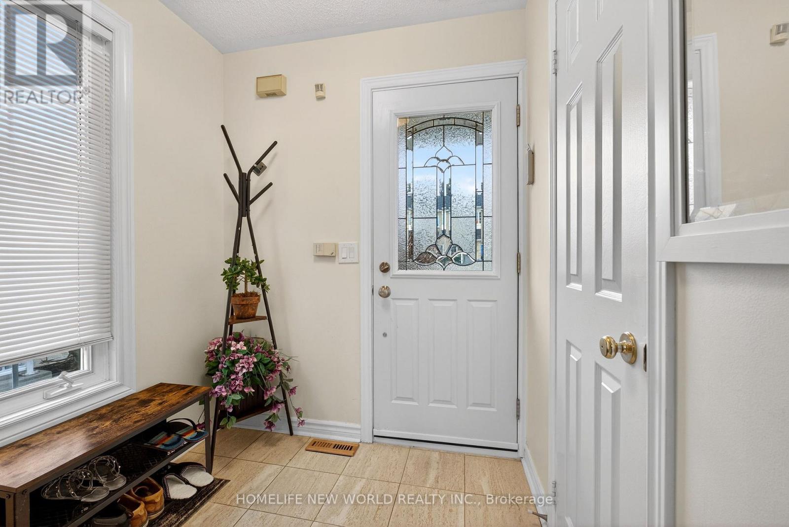 74 HEATHCLIFFE SQUARE - 5