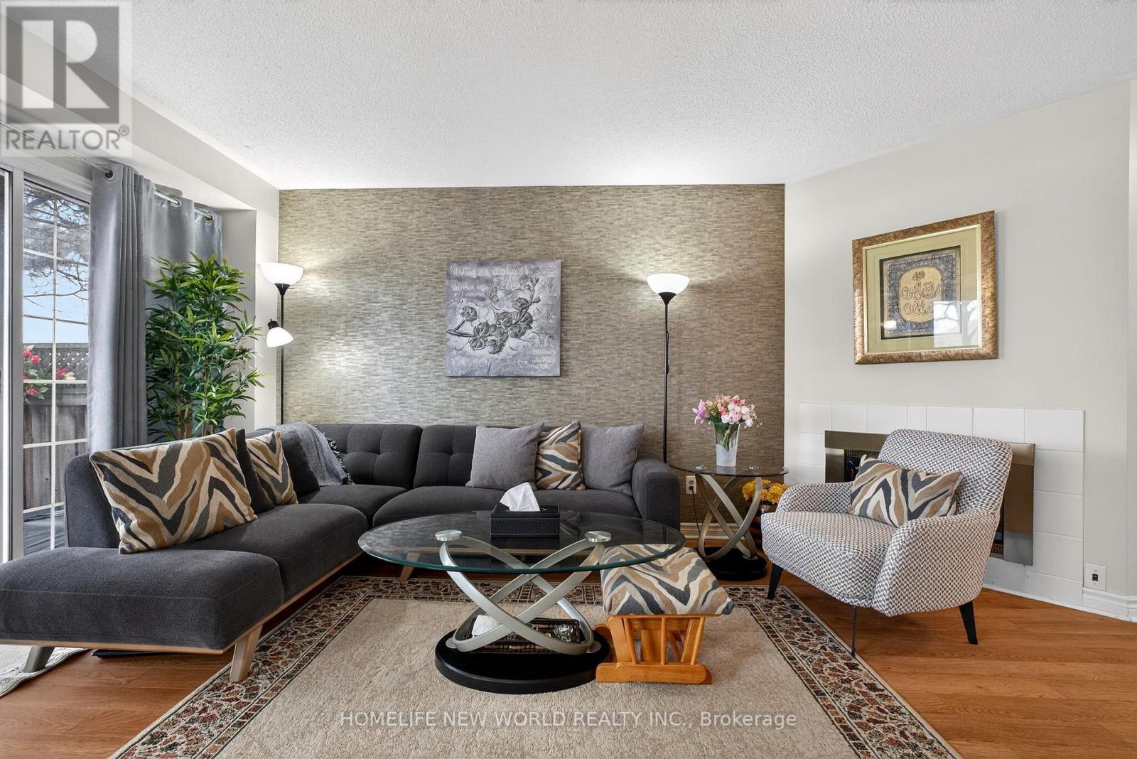 74 HEATHCLIFFE SQUARE - 9