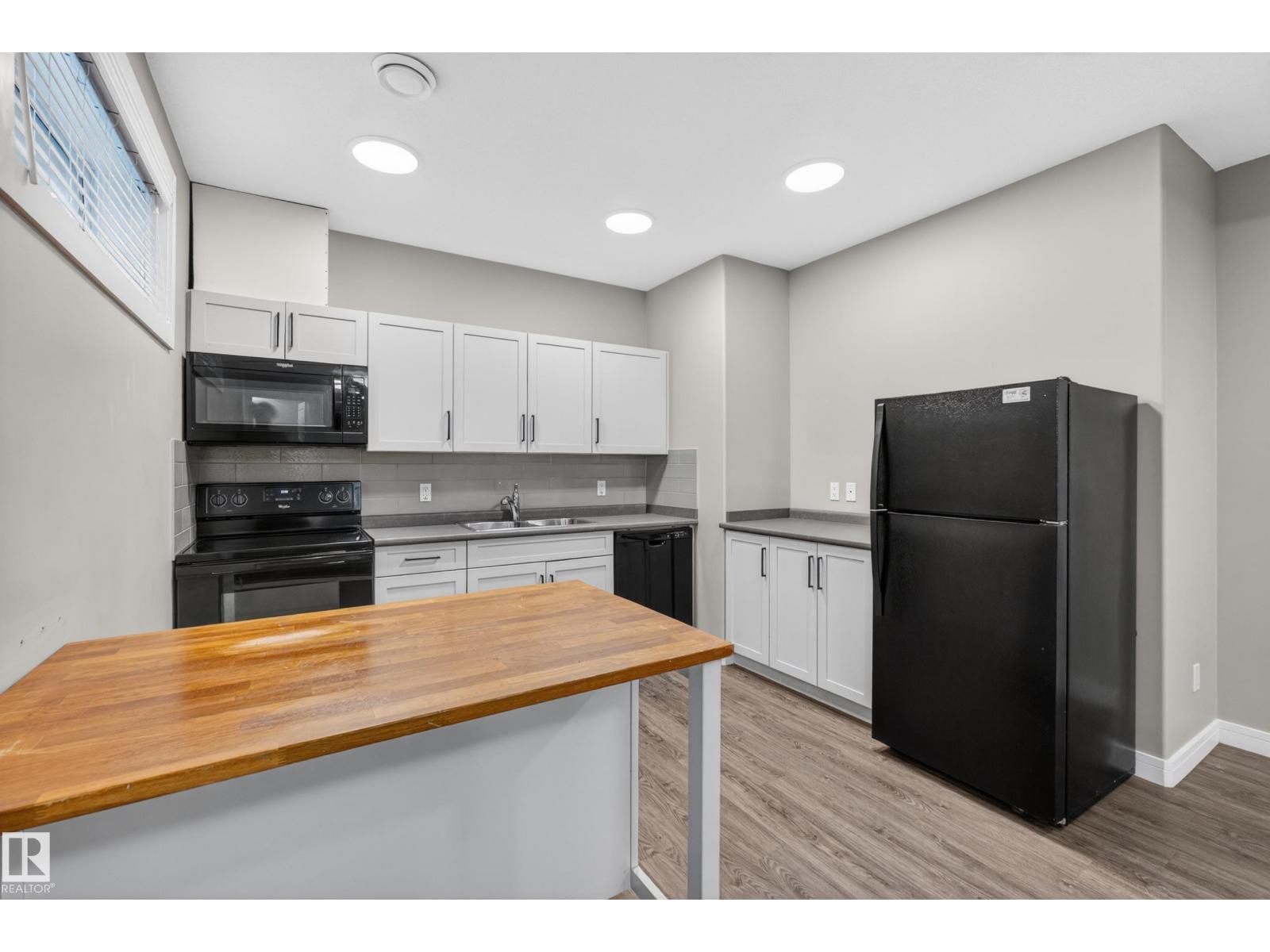 1363 ADAMSON DR SW - 35