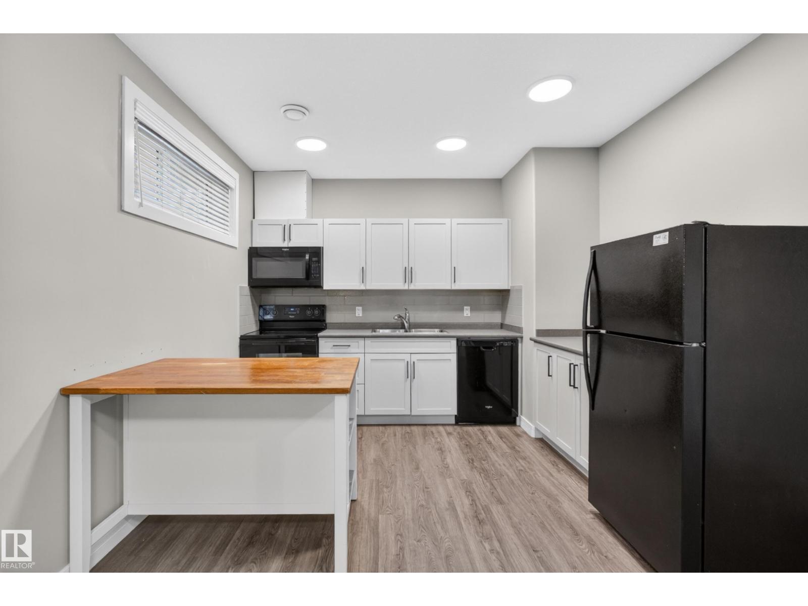 1363 ADAMSON DR SW - 34