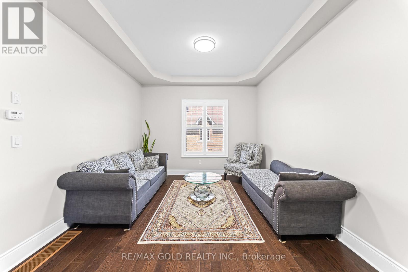 16 MEEK AVENUE - 15