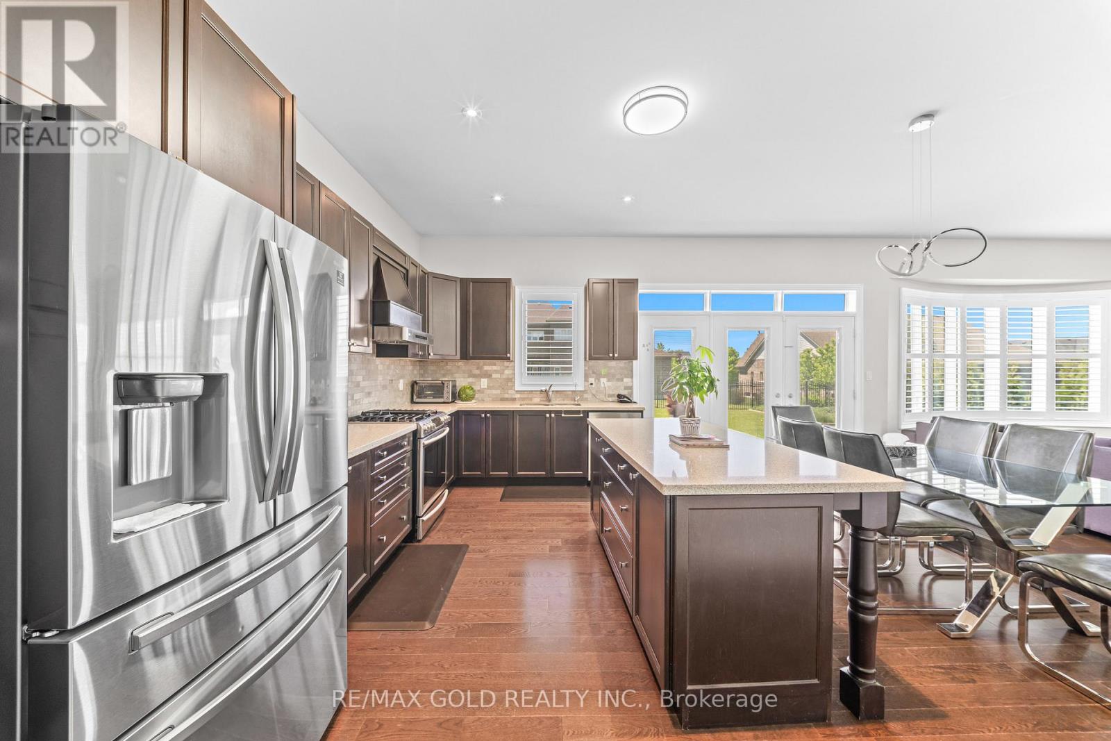16 MEEK AVENUE - 26