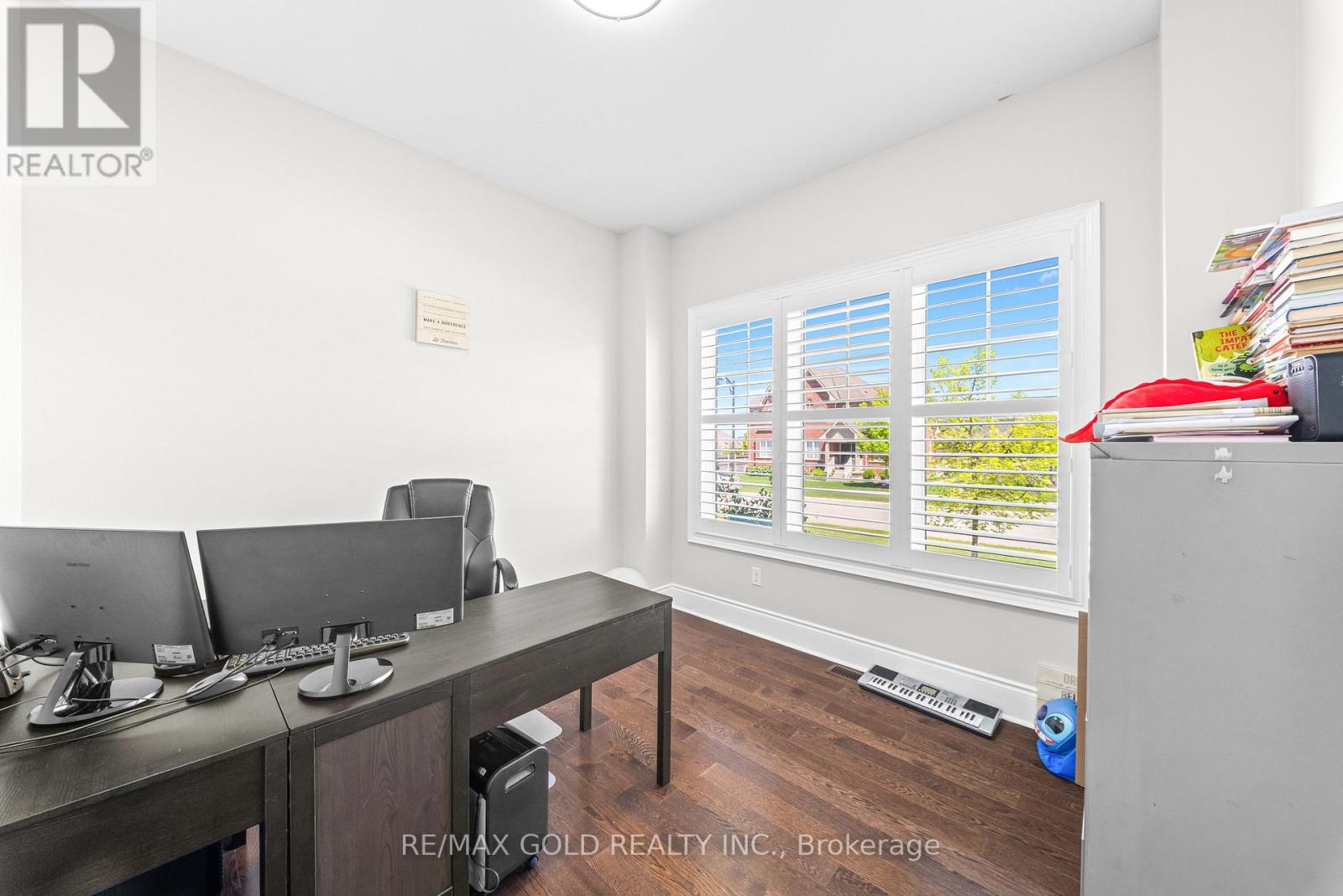 16 MEEK AVENUE - 31