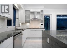550 Richmond Street, New Westminster, BC V3L4C7 Photo 9