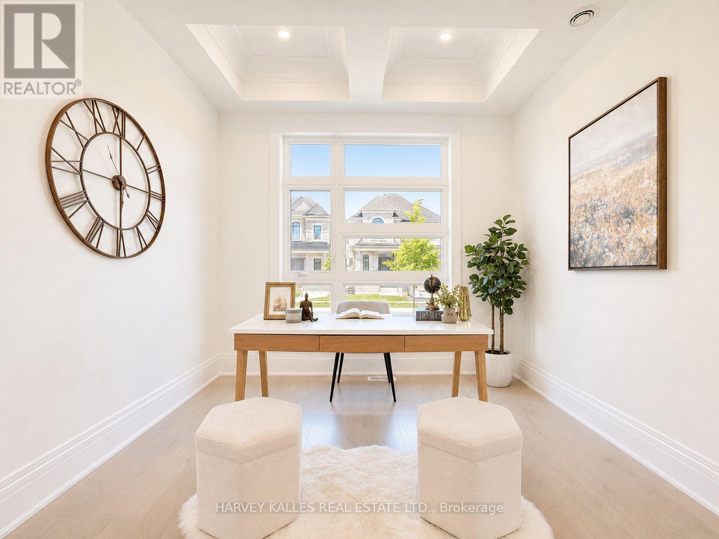 107 WINTHROP CRESCENT - 17