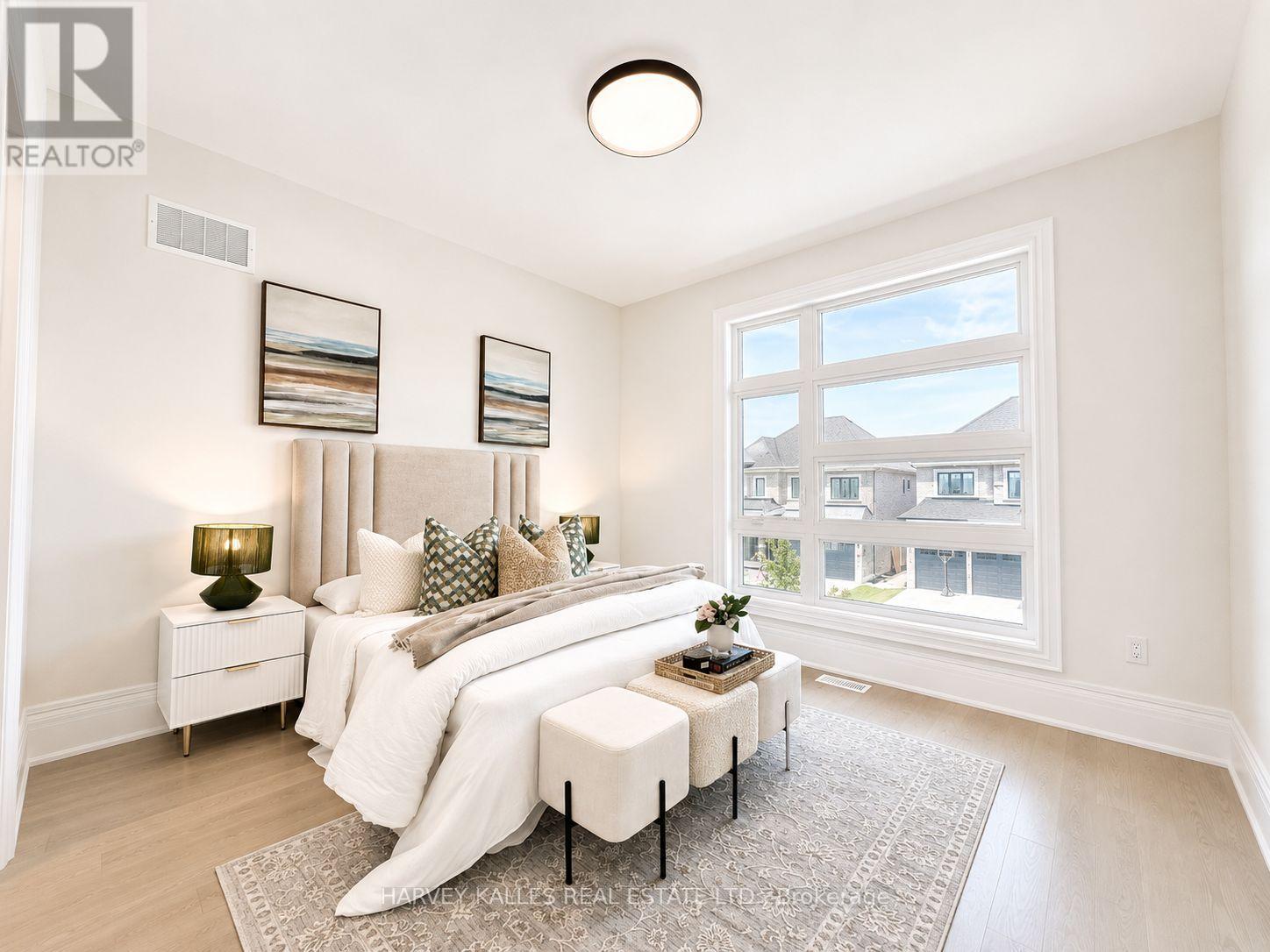 107 WINTHROP CRESCENT - 25
