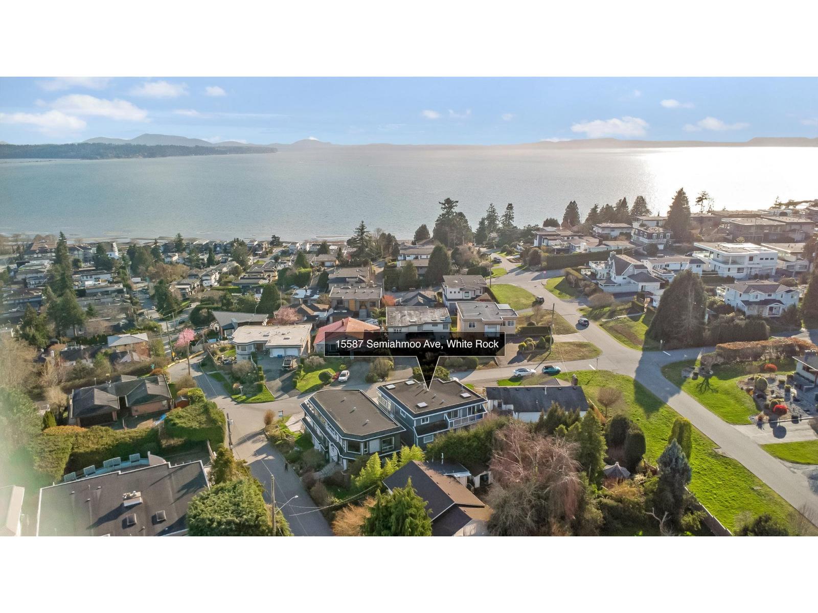 15587 SEMIAHMOO AVENUE, White Rock