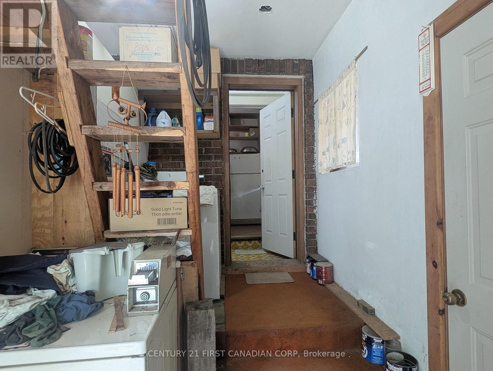 1169 OXFORD STREET E - 20