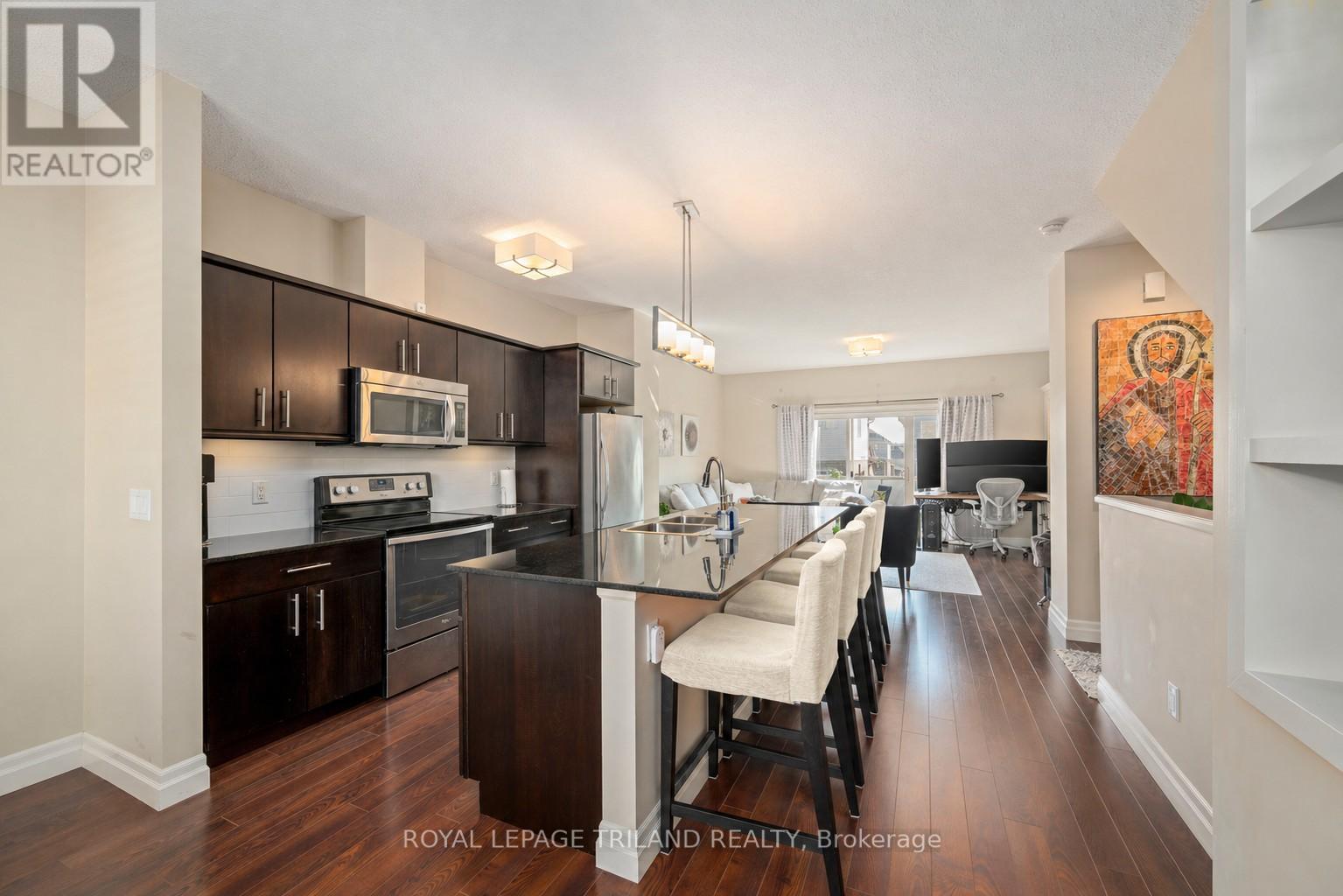 #80 1850 BEAVERBROOK AVENUE - 10